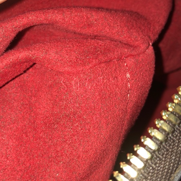 Louis Vuitton - Picture 8 of 8